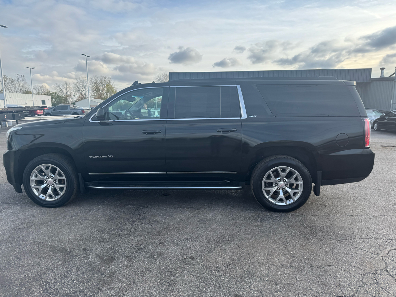GMC Yukon XL 4WD 4dr SLT 2016 GMC Yukon XL 4WD 4dr SLT 2016