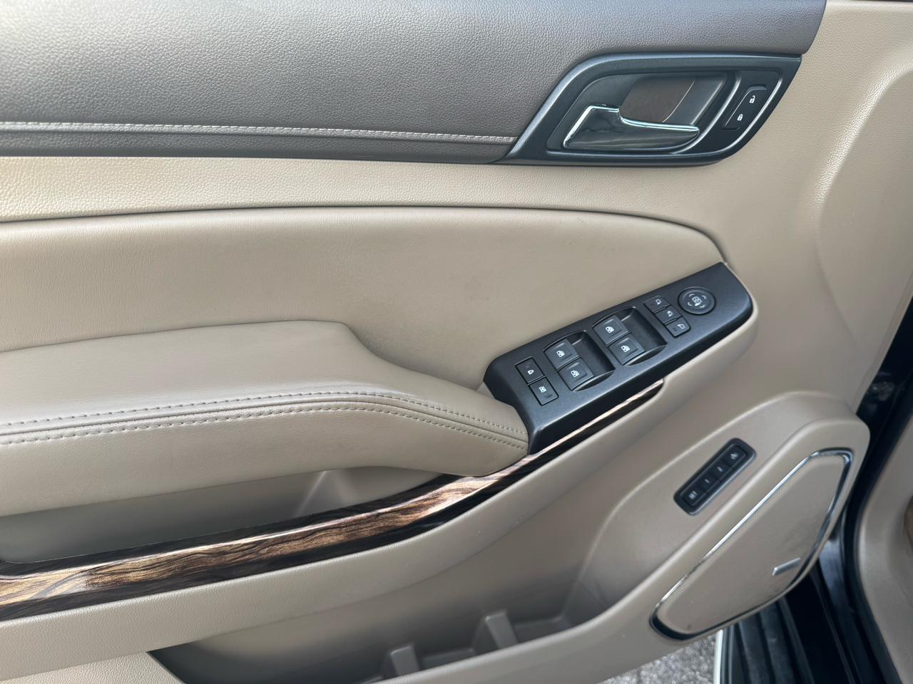 GMC Yukon XL 4WD 4dr SLT 2016 GMC Yukon XL 4WD 4dr SLT 2016