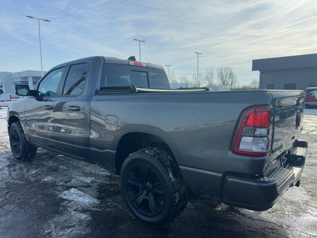 RAM 1500 Big Horn 4x4 Quad Cab 6'4" Box 2020