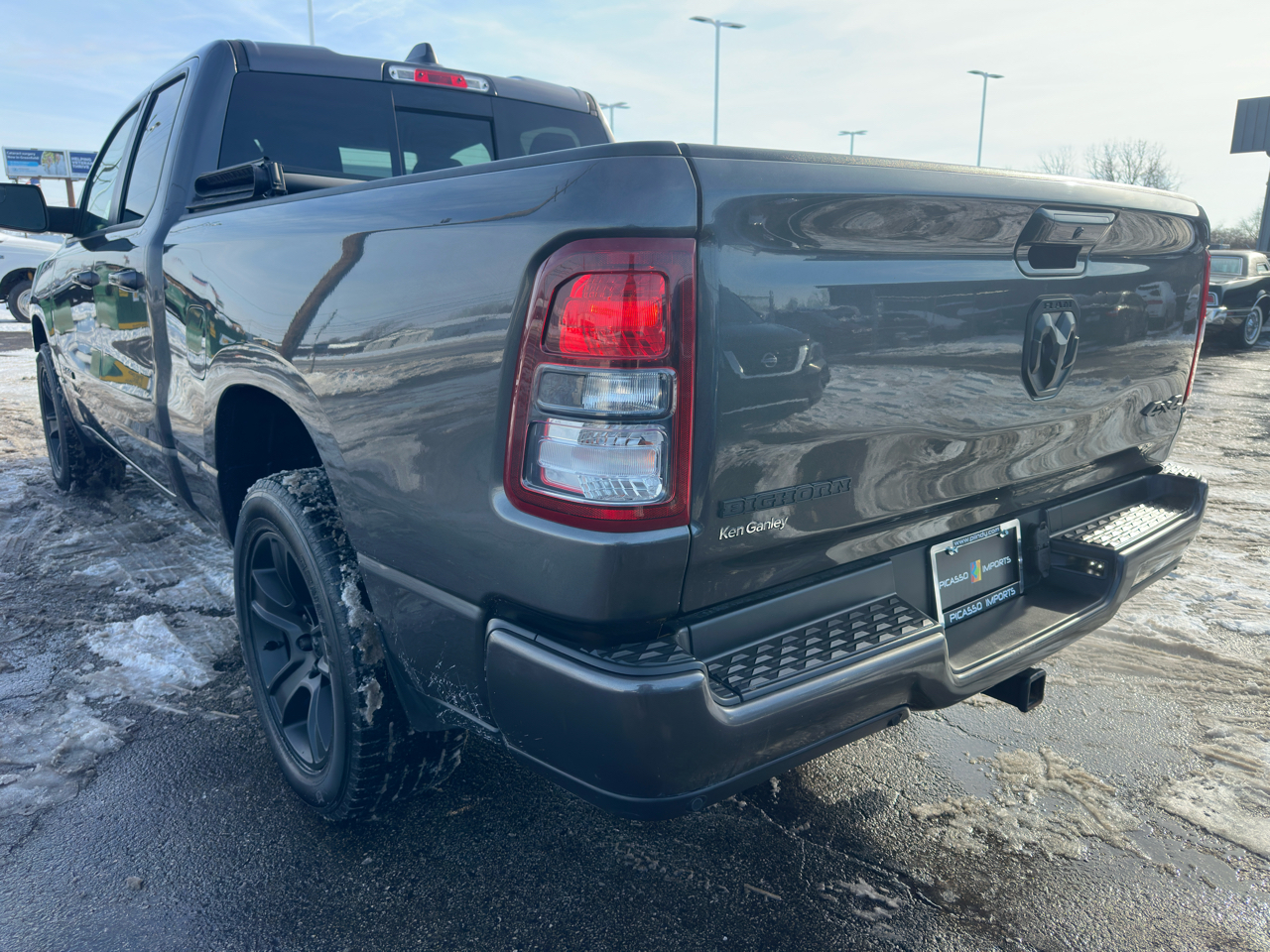 RAM 1500 Big Horn 4x4 Quad Cab 6'4" Box 2020