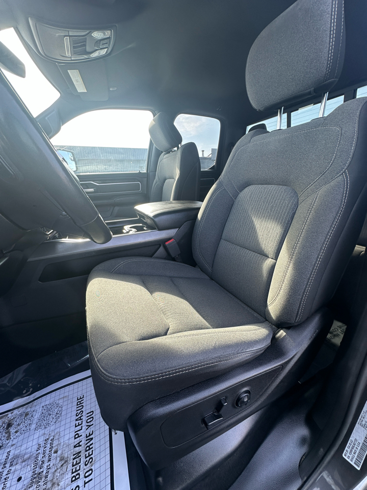 RAM 1500 Big Horn 4x4 Quad Cab 6'4" Box 2020