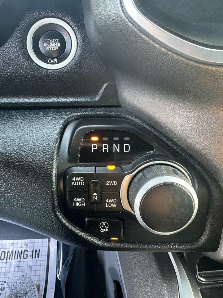 RAM 1500 Big Horn 4x4 Quad Cab 6'4" Box 2020