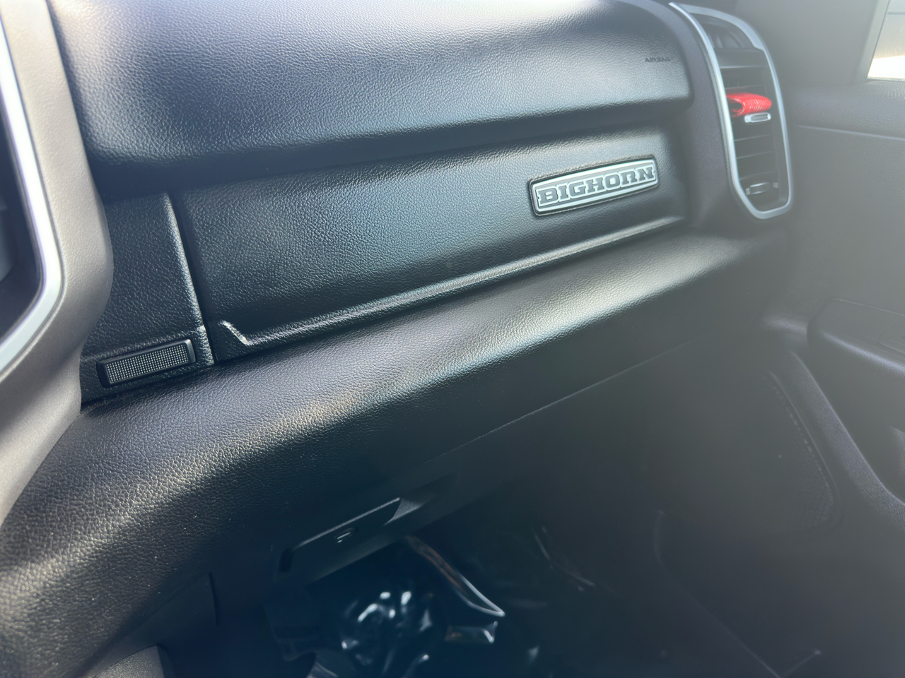 RAM 1500 Big Horn 4x4 Quad Cab 6'4" Box 2020