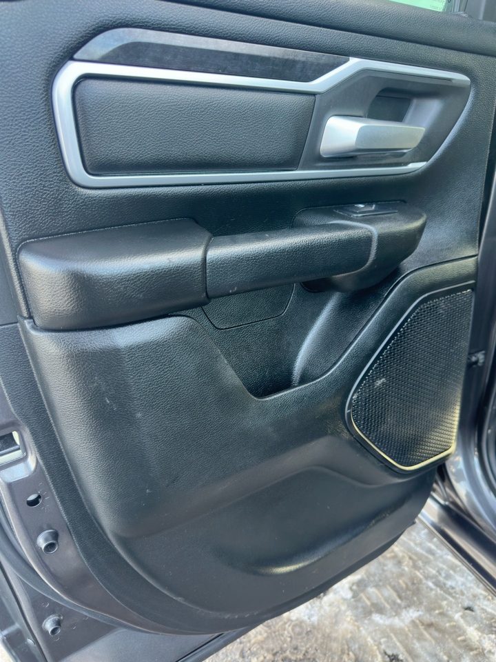 RAM 1500 Big Horn 4x4 Quad Cab 6'4" Box 2020