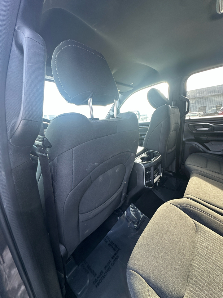 RAM 1500 Big Horn 4x4 Quad Cab 6'4" Box 2020