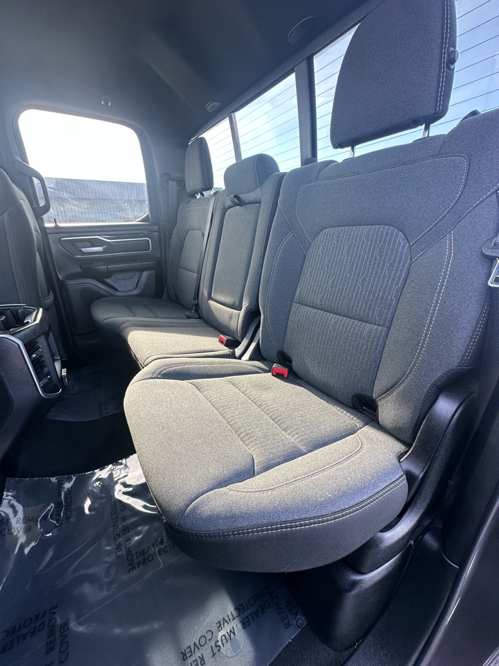 RAM 1500 Big Horn 4x4 Quad Cab 6'4" Box 2020