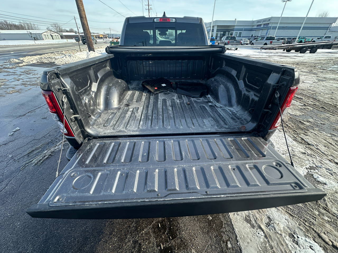 RAM 1500 Big Horn 4x4 Quad Cab 6'4" Box 2020