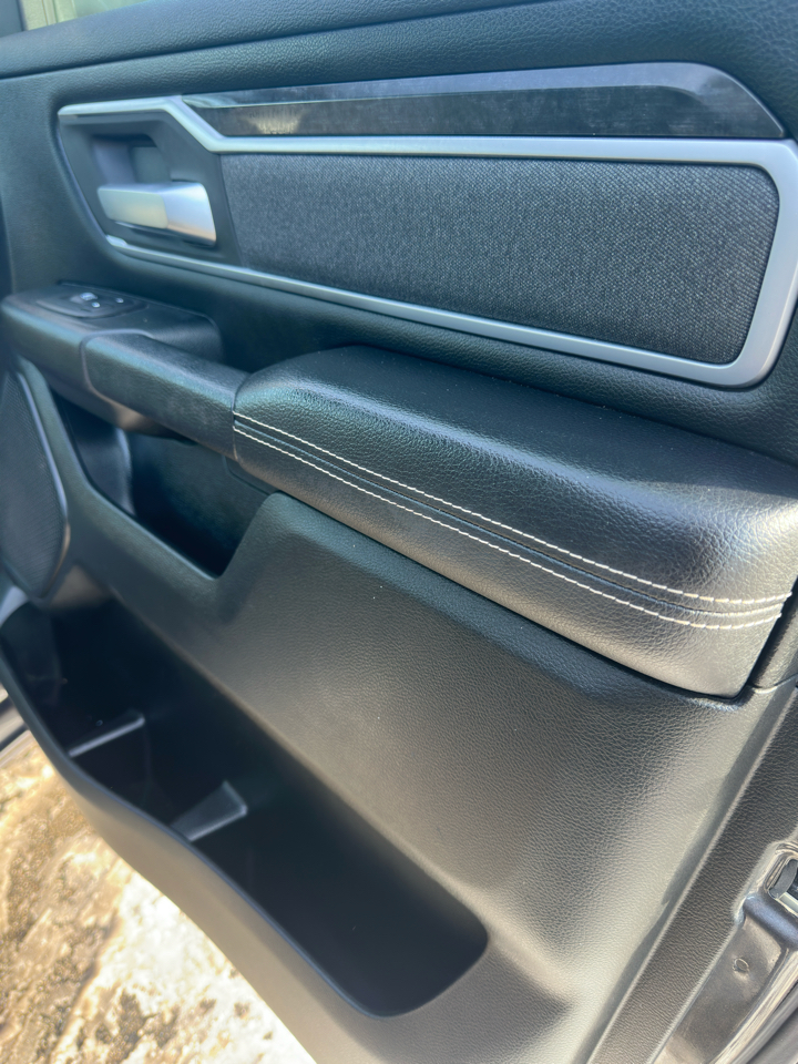 RAM 1500 Big Horn 4x4 Quad Cab 6'4" Box 2020