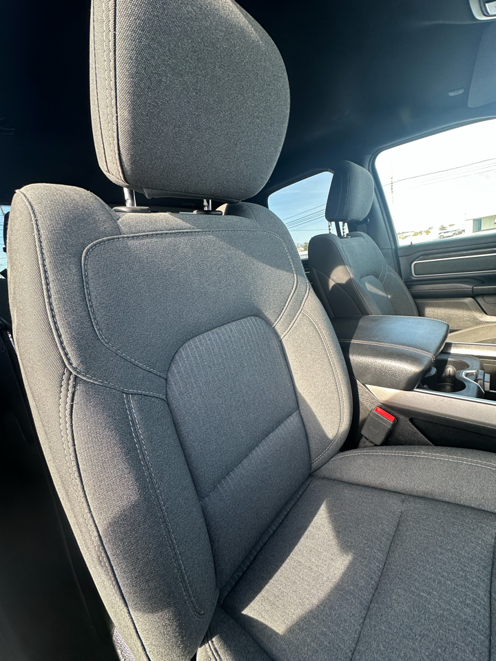 RAM 1500 Big Horn 4x4 Quad Cab 6'4" Box 2020