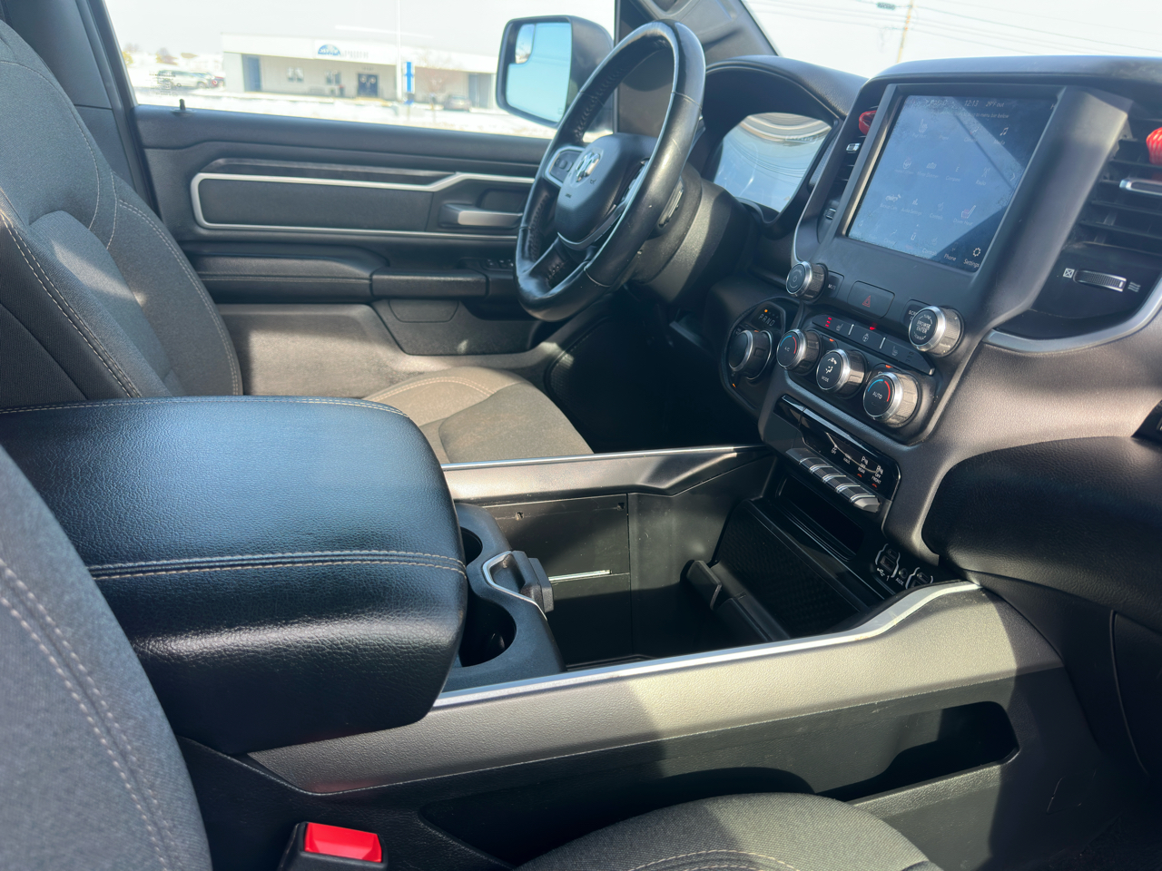 RAM 1500 Big Horn 4x4 Quad Cab 6'4" Box 2020