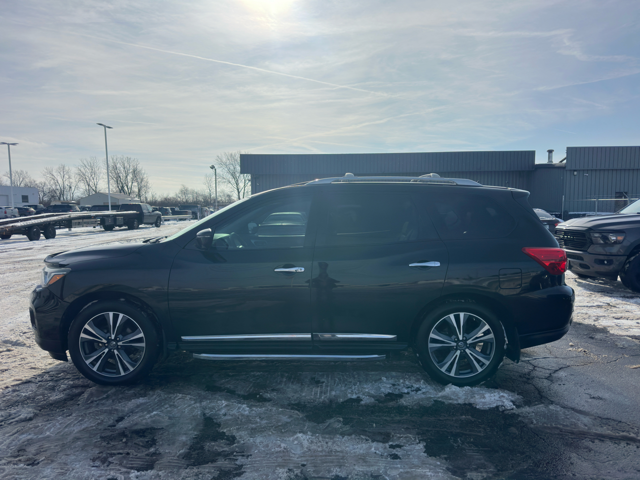 Nissan Pathfinder FWD Platinum 2018