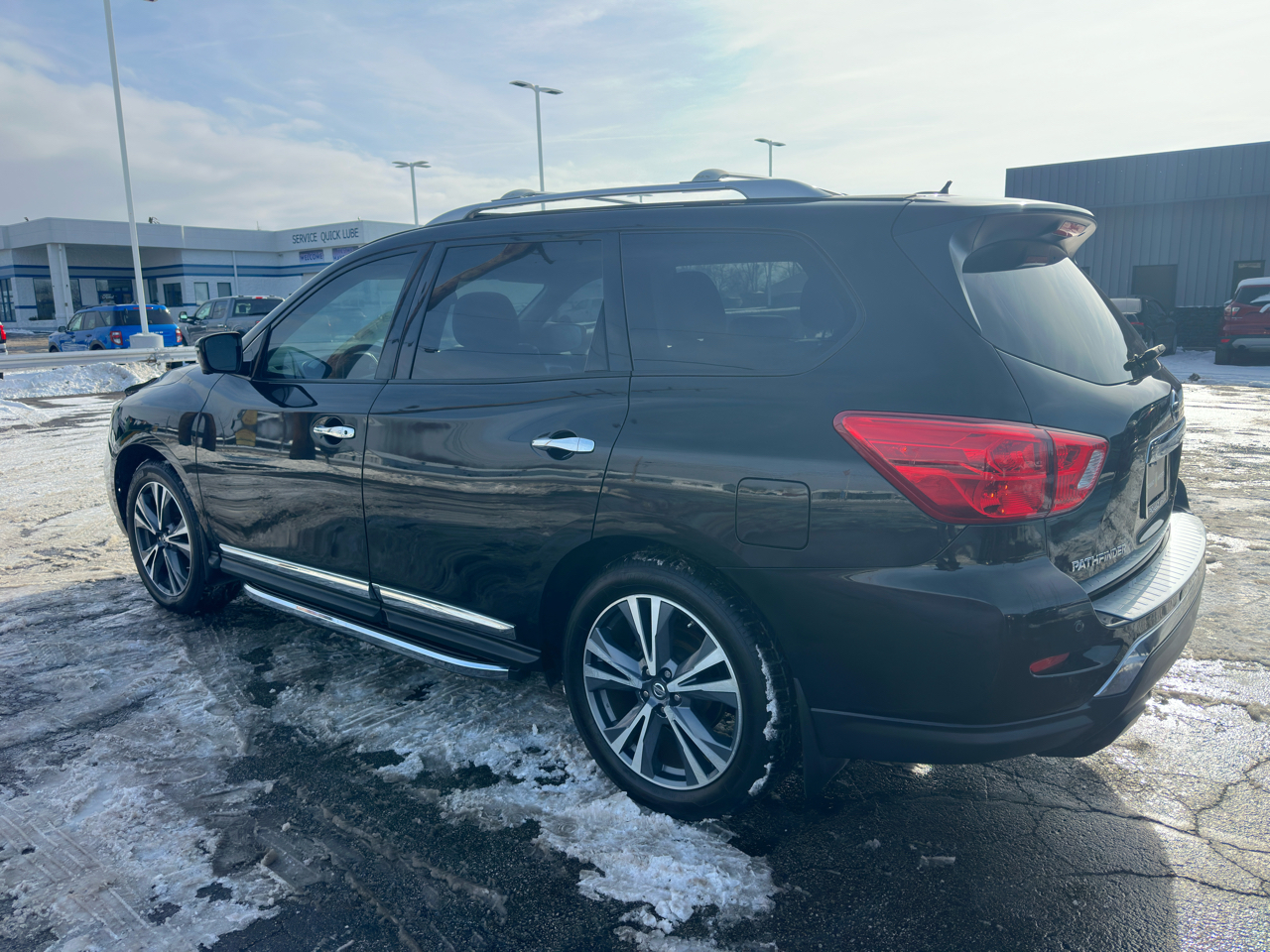 Nissan Pathfinder FWD Platinum 2018