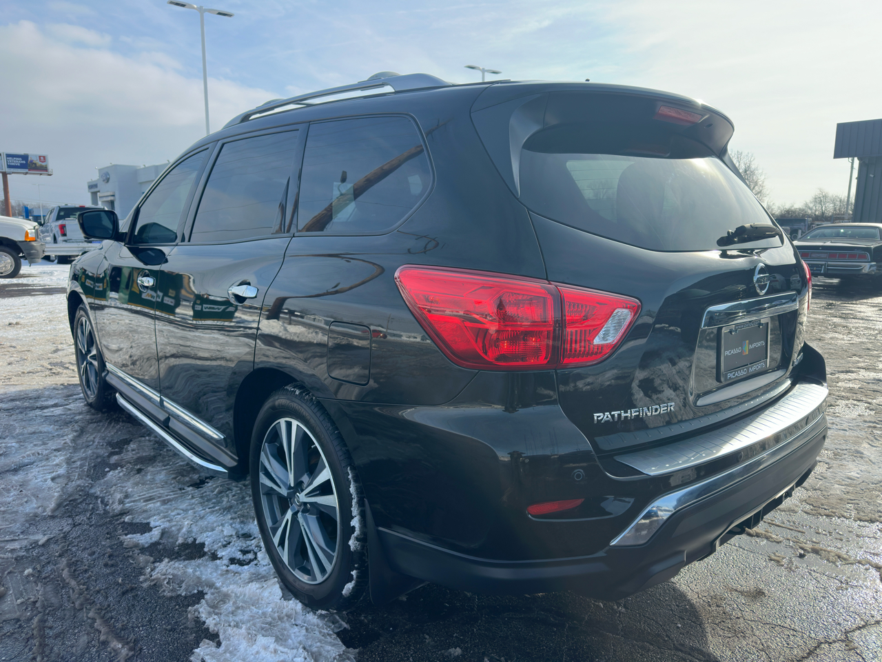 Nissan Pathfinder FWD Platinum 2018