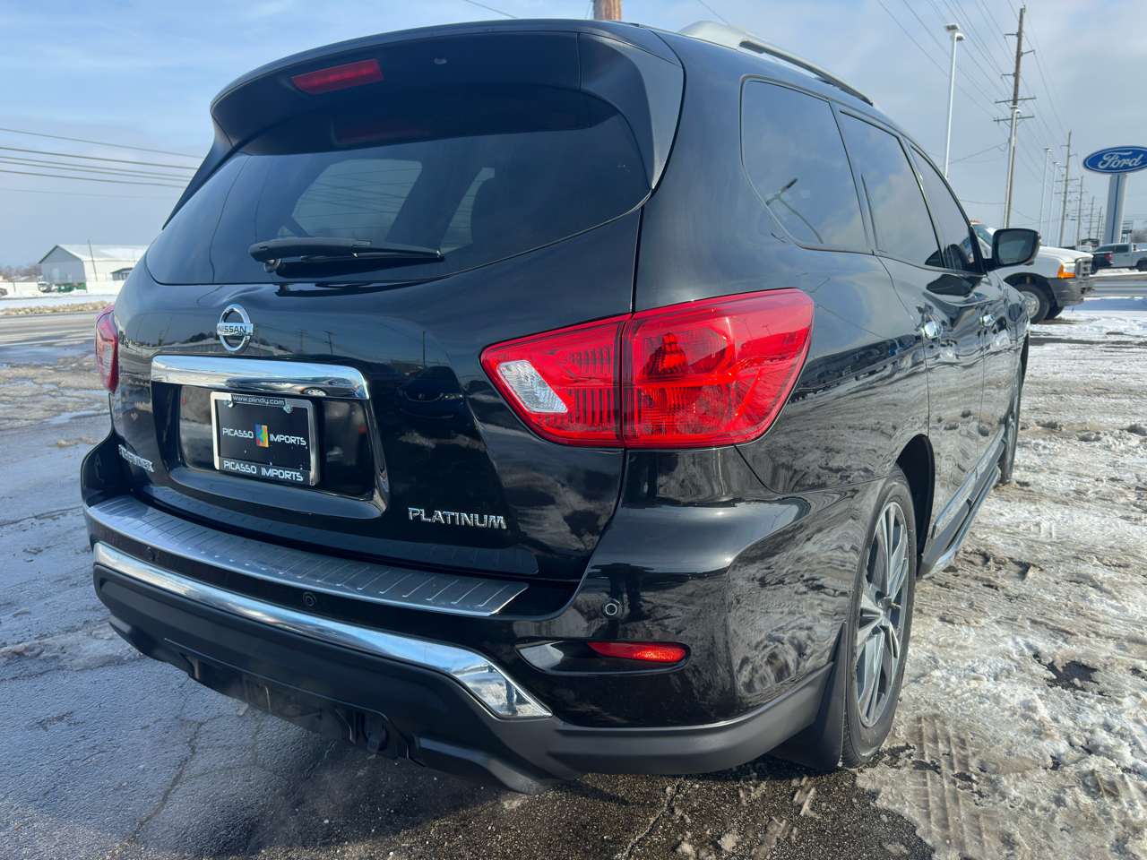 Nissan Pathfinder FWD Platinum 2018