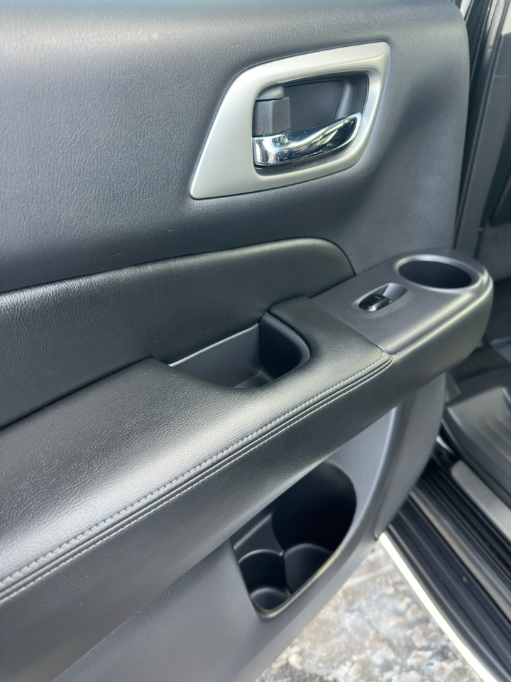 Nissan Pathfinder FWD Platinum 2018