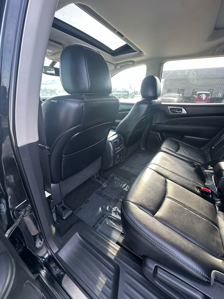 Nissan Pathfinder FWD Platinum 2018