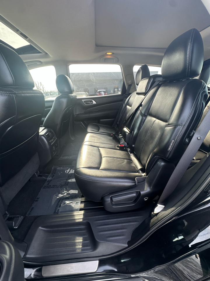 Nissan Pathfinder FWD Platinum 2018