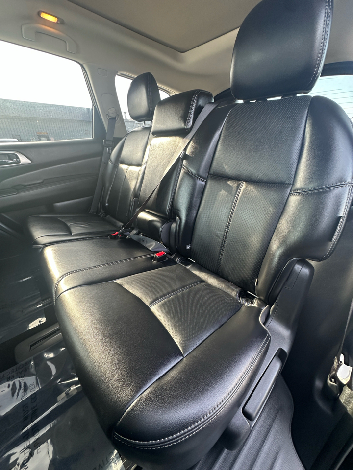 Nissan Pathfinder FWD Platinum 2018