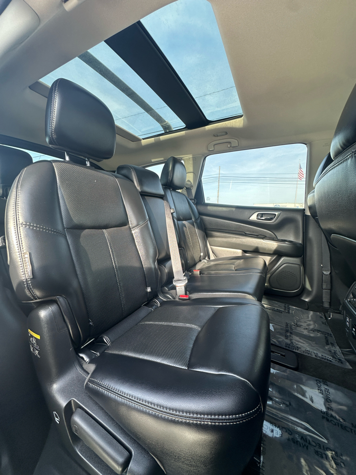 Nissan Pathfinder FWD Platinum 2018