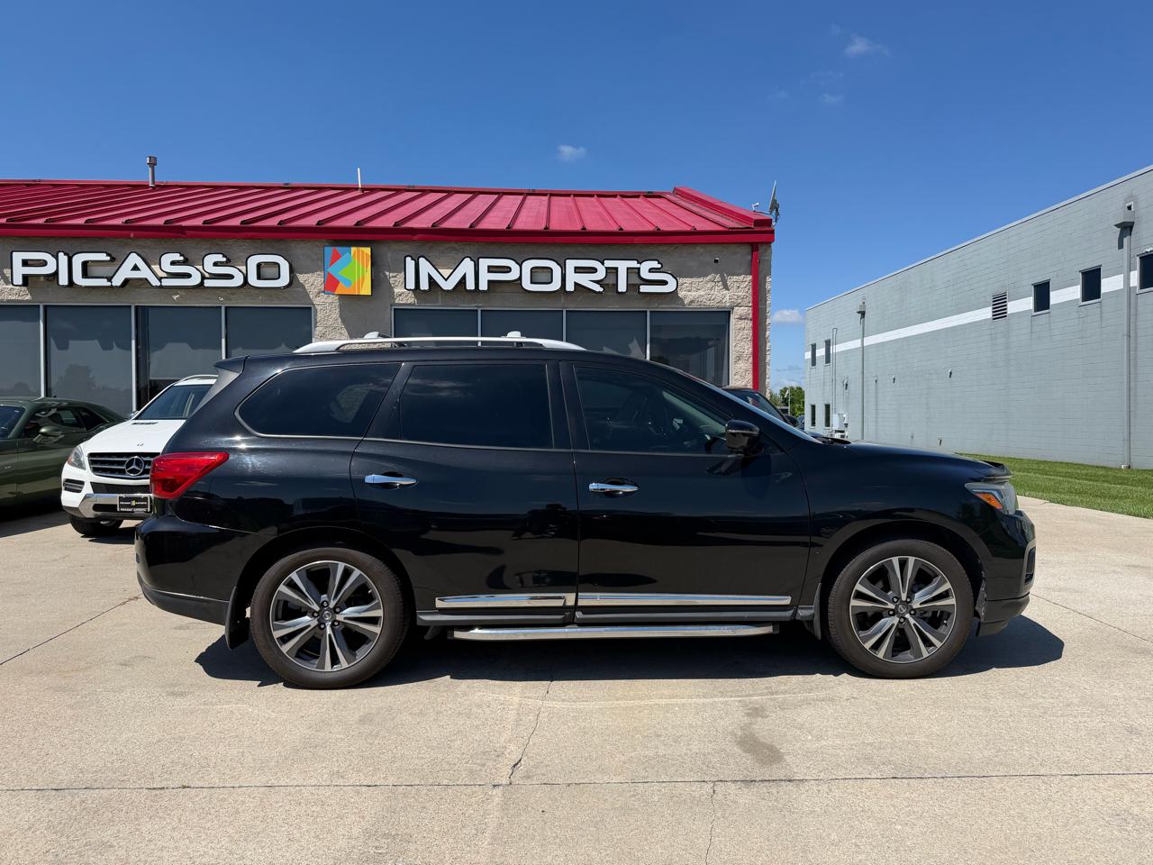 Nissan Pathfinder FWD Platinum 2018