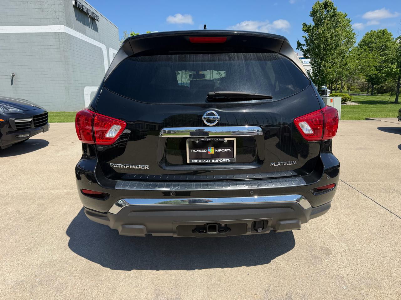 Nissan Pathfinder FWD Platinum 2018