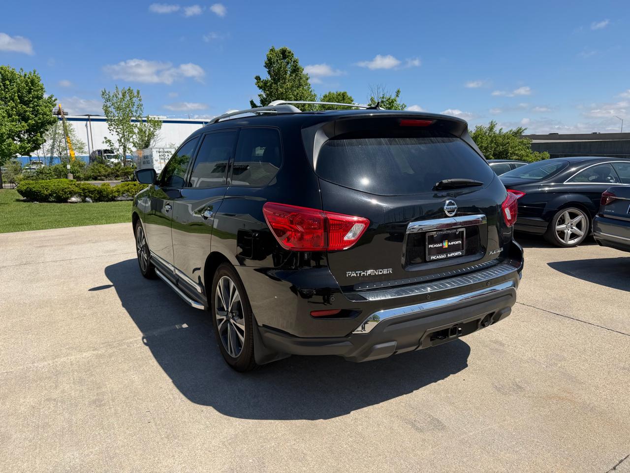 Nissan Pathfinder FWD Platinum 2018