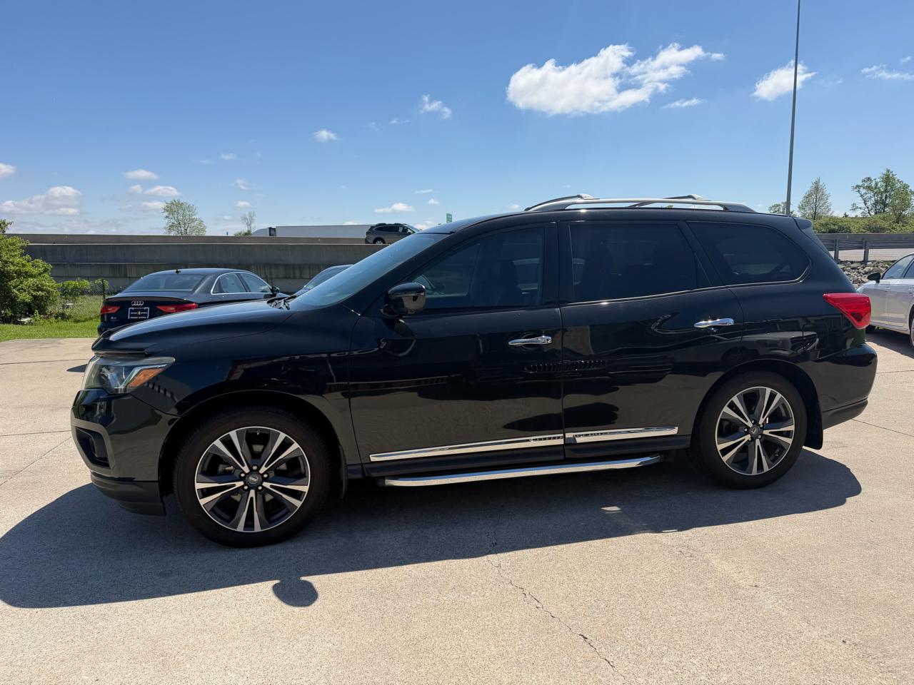 Nissan Pathfinder FWD Platinum 2018