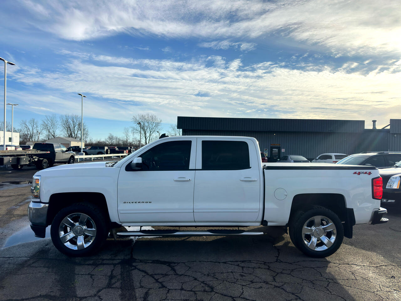 Chevrolet Silverado 1500 4WD Crew Cab 143.5" LT w/1LT 2018