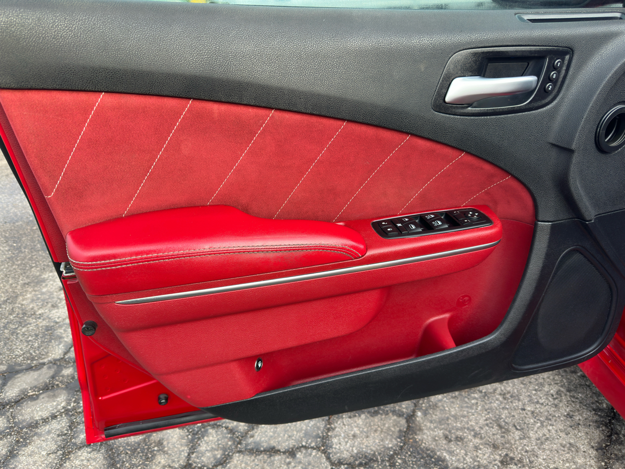 Dodge Charger 4dr Sdn SRT8 RWD 2012