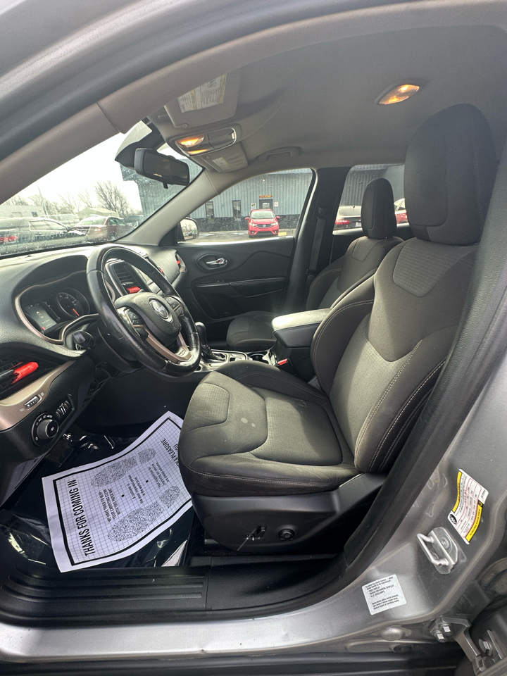 Jeep Cherokee FWD 4dr Altitude *Ltd Avail* 2016