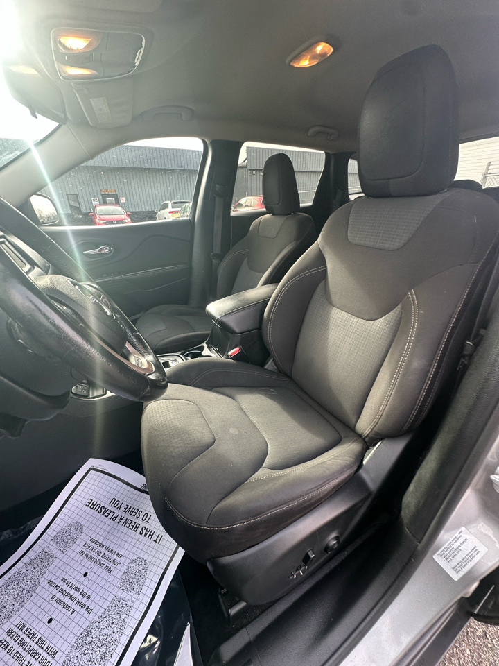 Jeep Cherokee FWD 4dr Altitude *Ltd Avail* 2016