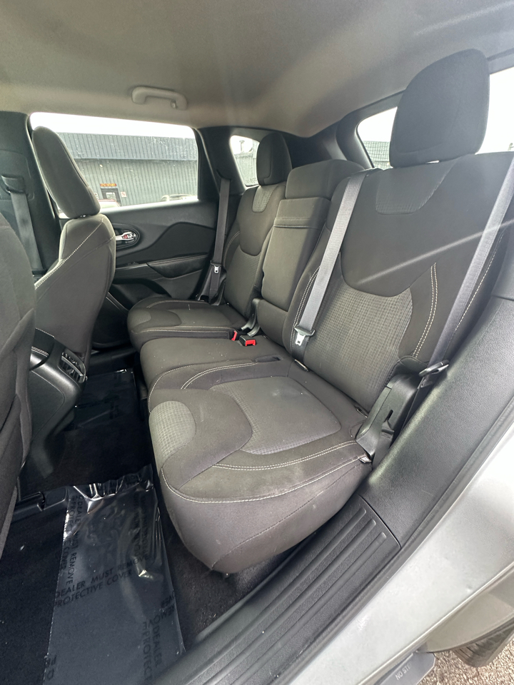 Jeep Cherokee FWD 4dr Altitude *Ltd Avail* 2016