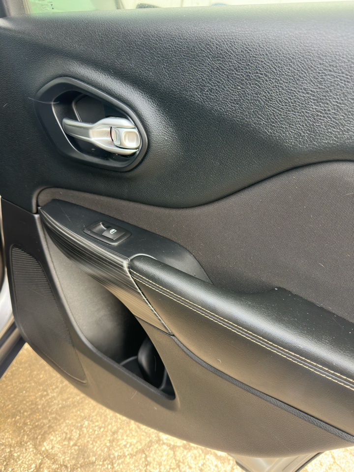 Jeep Cherokee FWD 4dr Altitude *Ltd Avail* 2016