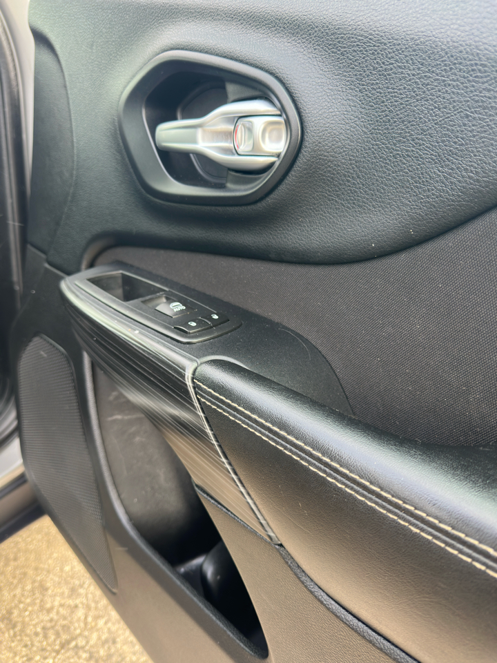 Jeep Cherokee FWD 4dr Altitude *Ltd Avail* 2016