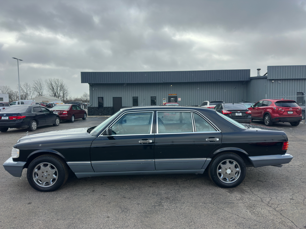 Mercedes-Benz 560 Series 4dr Sedan 560SEL 1991