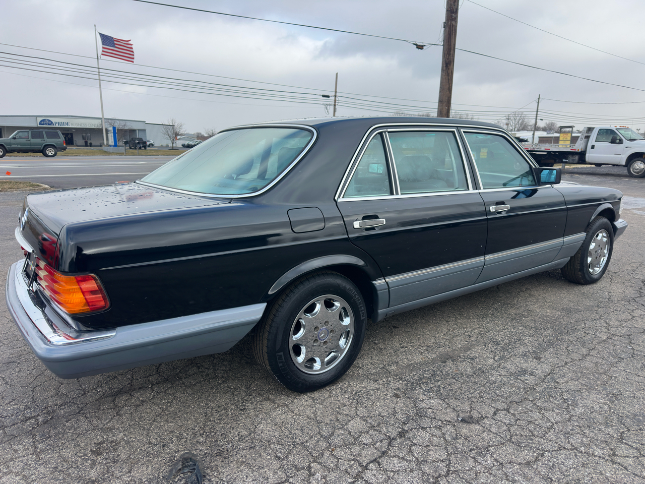 Mercedes-Benz 560 Series 4dr Sedan 560SEL 1991