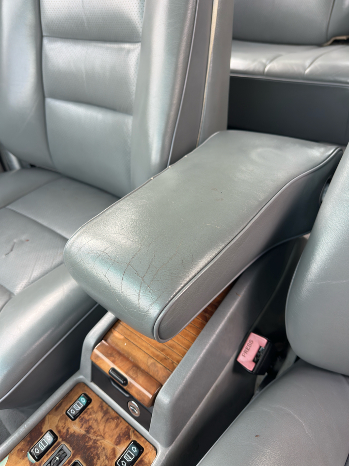 Mercedes-Benz 560 Series 4dr Sedan 560SEL 1991