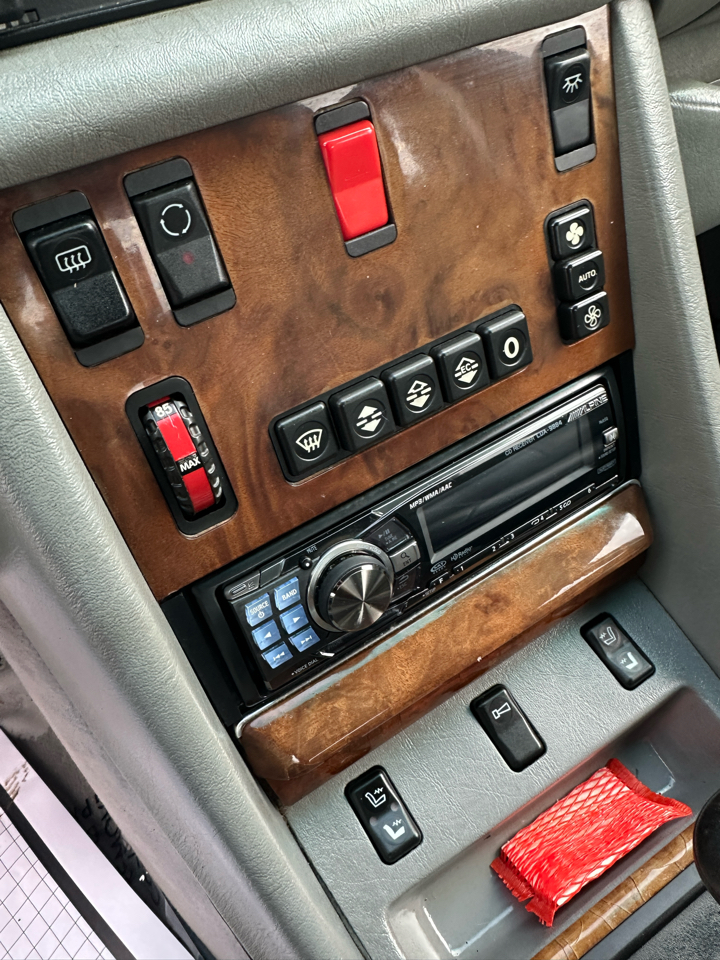 Mercedes-Benz 560 Series 4dr Sedan 560SEL 1991