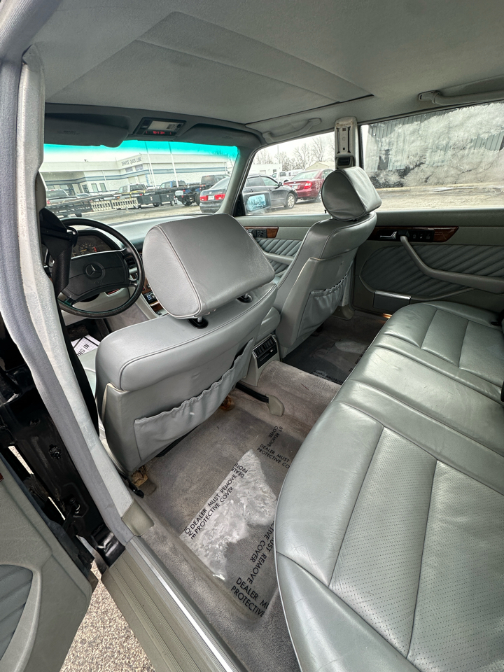 Mercedes-Benz 560 Series 4dr Sedan 560SEL 1991