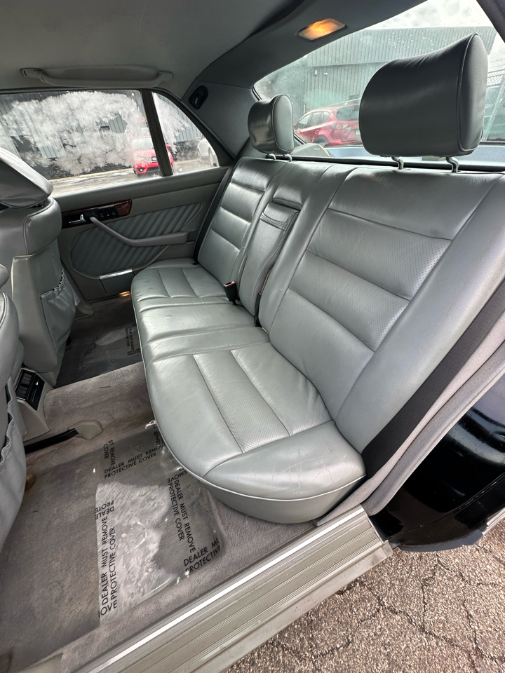 Mercedes-Benz 560 Series 4dr Sedan 560SEL 1991