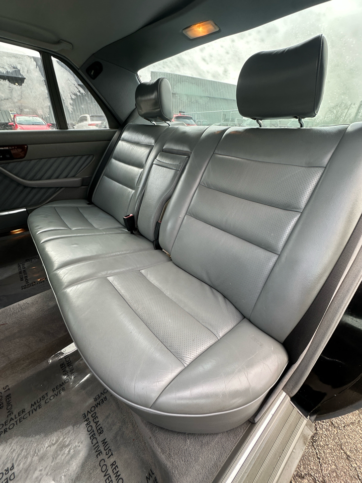 Mercedes-Benz 560 Series 4dr Sedan 560SEL 1991