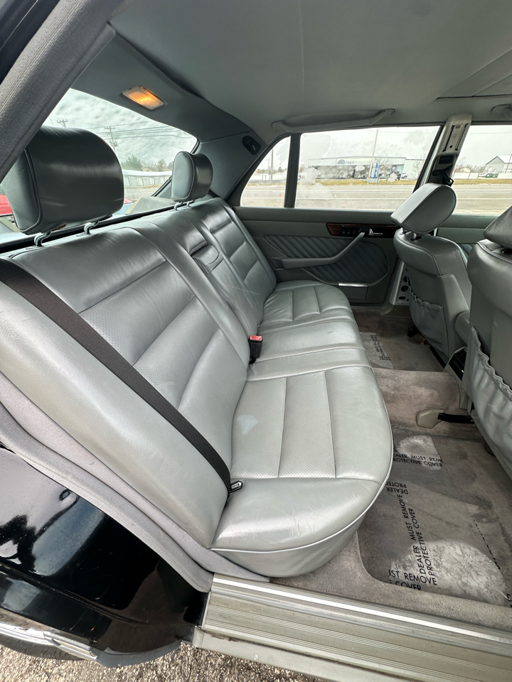 Mercedes-Benz 560 Series 4dr Sedan 560SEL 1991