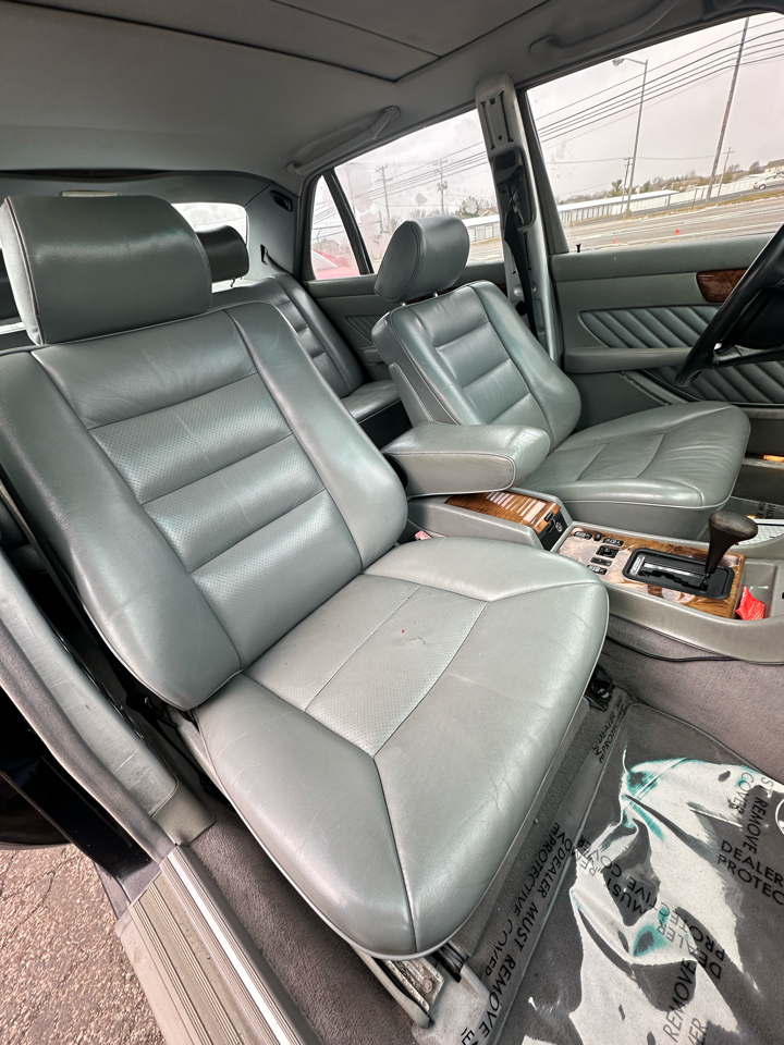 Mercedes-Benz 560 Series 4dr Sedan 560SEL 1991