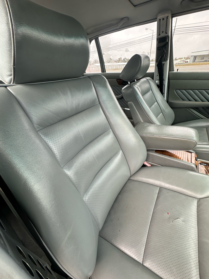 Mercedes-Benz 560 Series 4dr Sedan 560SEL 1991