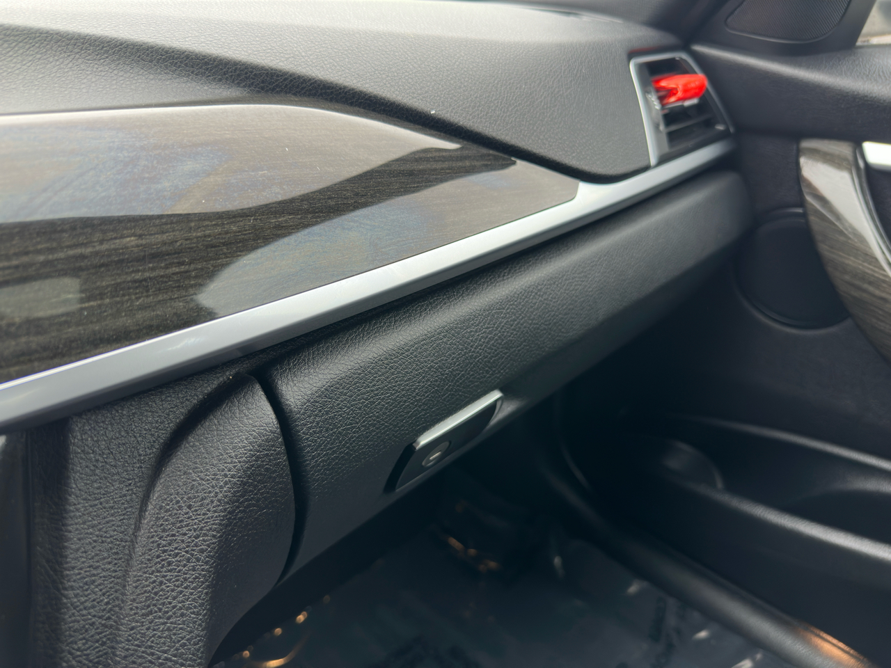 BMW 3 Series 4dr Sdn 328i xDrive AWD SULEV South Africa 2016