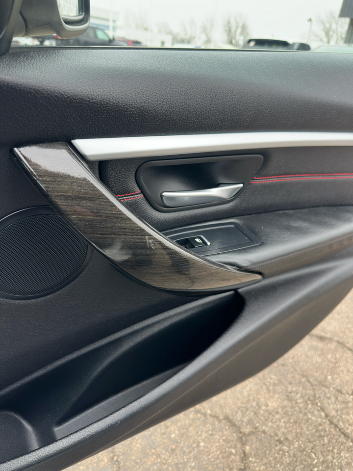 BMW 3 Series 4dr Sdn 328i xDrive AWD SULEV South Africa 2016