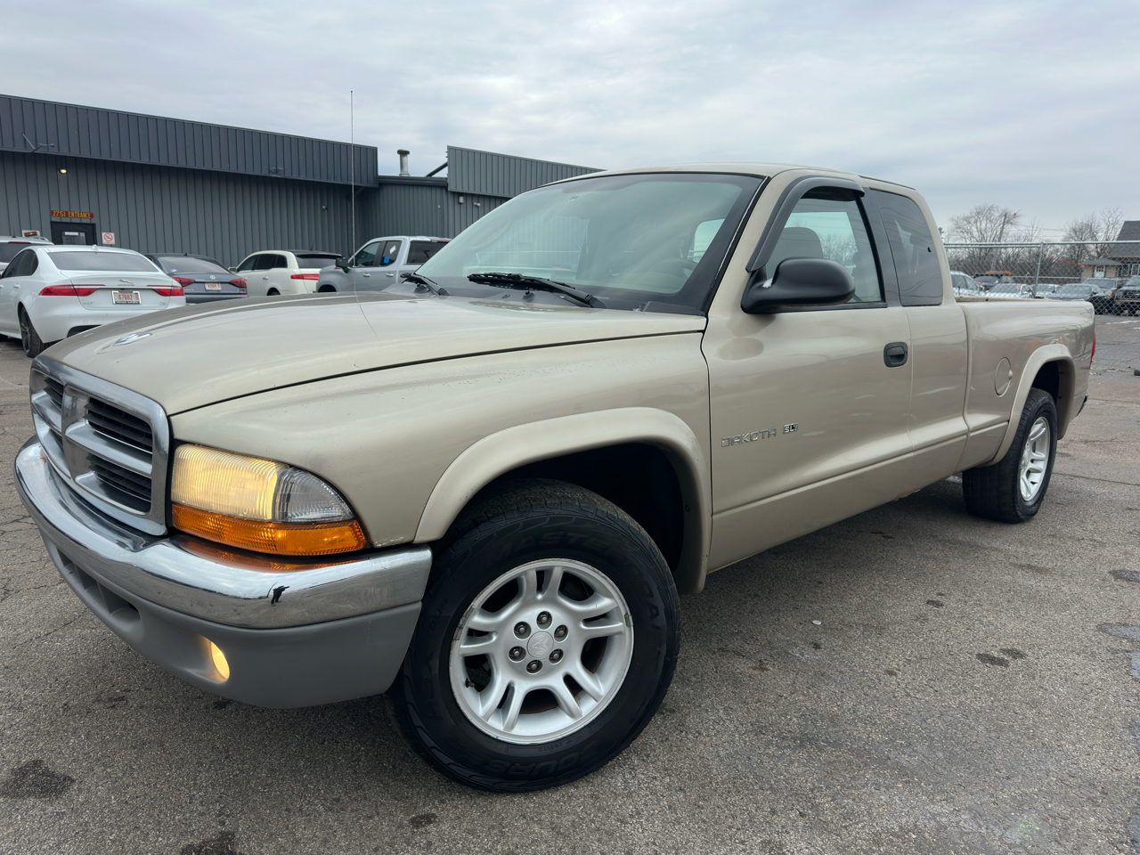 Dodge Dakota Club Cab 131" WB SLT 2002