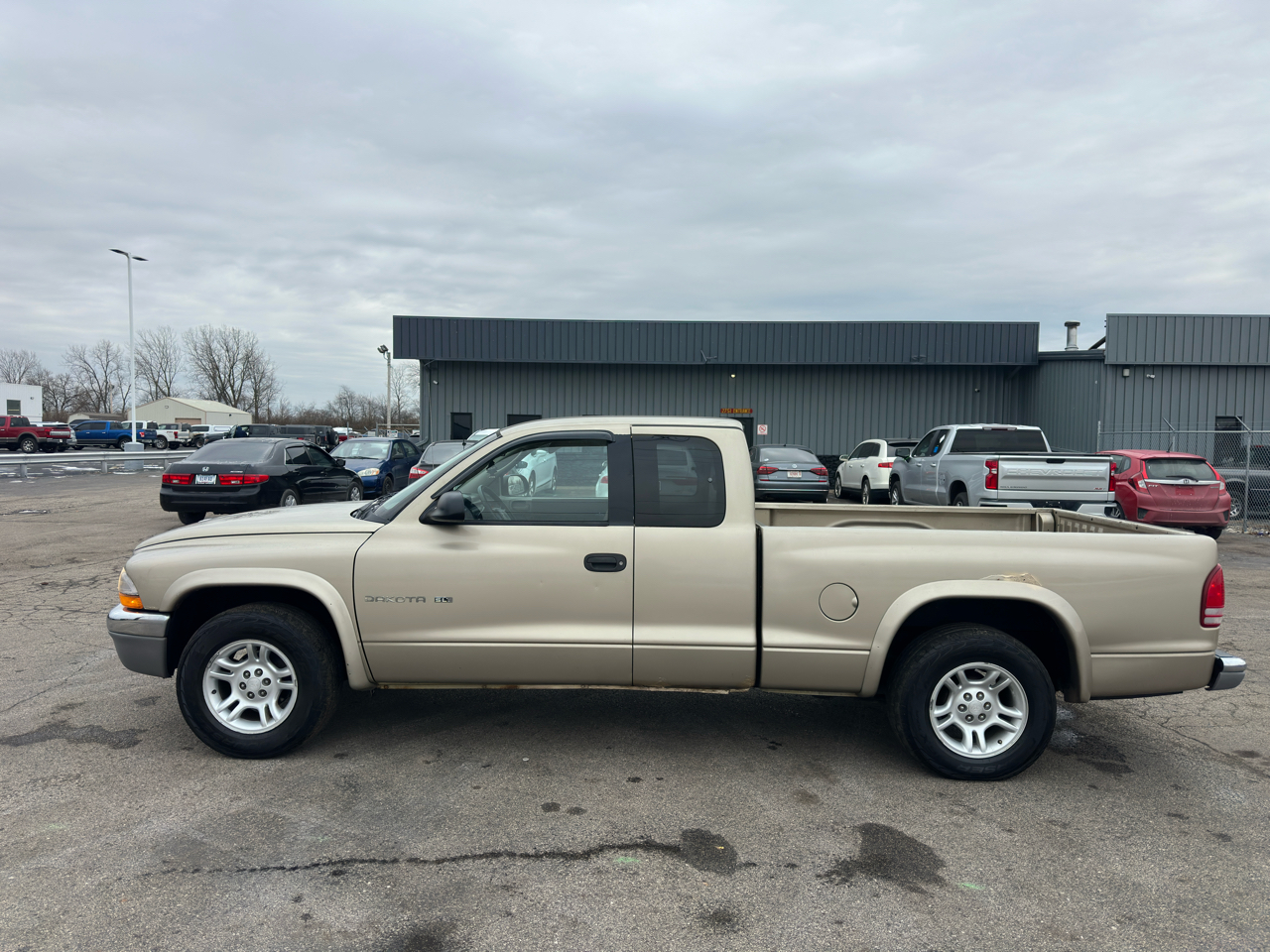 Dodge Dakota Club Cab 131" WB SLT 2002