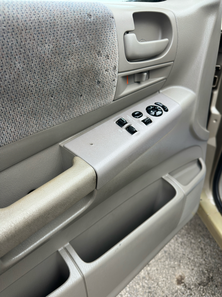 Dodge Dakota Club Cab 131" WB SLT 2002