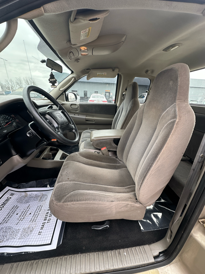 Dodge Dakota Club Cab 131" WB SLT 2002